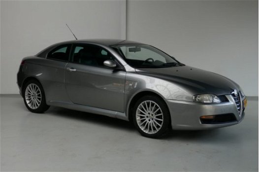 Alfa Romeo GT - 1.9 JTD Distinctive Nw banden en remschijven - 1