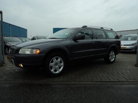 Volvo XC70 - 2.4 D5 AWD 136PK AUTOMAAT - 1