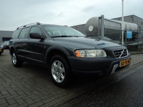 Volvo XC70 - 2.4 D5 AWD 136PK AUTOMAAT - 1