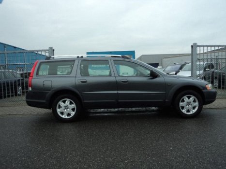 Volvo XC70 - 2.4 D5 AWD 136PK AUTOMAAT - 1