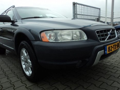 Volvo XC70 - 2.4 D5 AWD 136PK AUTOMAAT - 1