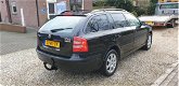 Skoda Octavia Combi - 1.6 Ambiente nwe distributie en beurt, dealer auto - 1 - Thumbnail