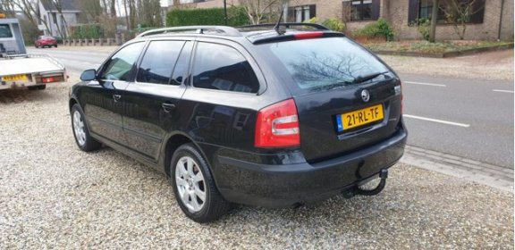 Skoda Octavia Combi - 1.6 Ambiente nwe distributie en beurt, dealer auto - 1