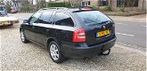 Skoda Octavia Combi - 1.6 Ambiente nwe distributie en beurt, dealer auto - 1 - Thumbnail