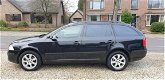 Skoda Octavia Combi - 1.6 Ambiente nwe distributie en beurt, dealer auto - 1 - Thumbnail