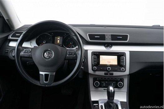 Volkswagen Passat Variant - 2.0 TDI 140pk Automaat Highline Leder/Navigatie/Trekhaak - 1