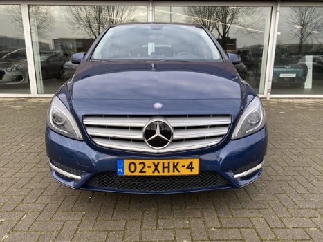 Mercedes-Benz B-klasse - 180 Ambition | Airco| Navigatie | parkeersensoren voor + achter | - 1