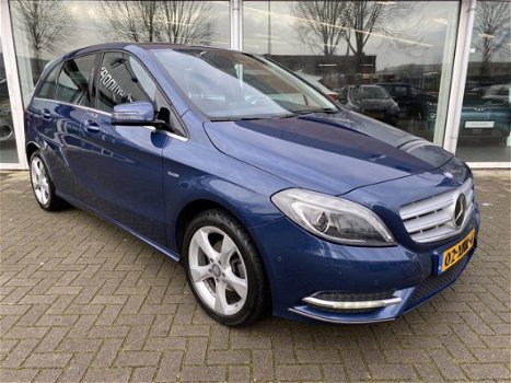 Mercedes-Benz B-klasse - 180 Ambition | Airco| Navigatie | parkeersensoren voor + achter | - 1