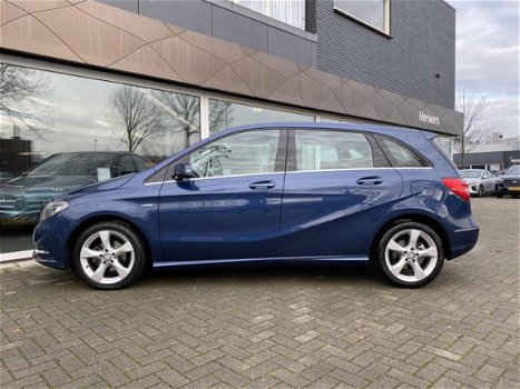 Mercedes-Benz B-klasse - 180 Ambition | Airco| Navigatie | parkeersensoren voor + achter | - 1