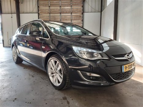 Opel Astra Sports Tourer - 1.6 CDTi Sport + LEER XENON 1e EIGENAAR ECC CRUISE TREKHAAK LMV - 1