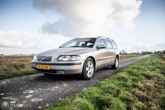 Volvo V70 - 2.4 lmv prachtige auto - 1