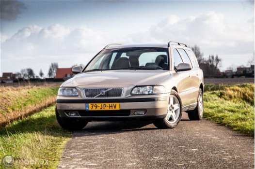 Volvo V70 - 2.4 lmv prachtige auto - 1