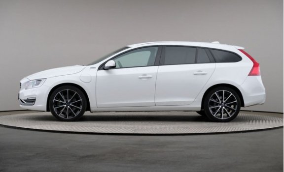 Volvo V60 - D5 AWD Gear Twin Engine Special Edition, Automaat, Leder, Navigatie, Trekhaak, Xenon - 1