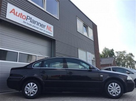 Volkswagen Passat - 1.6 Airco Cruise Control Nieuwe APK - 1