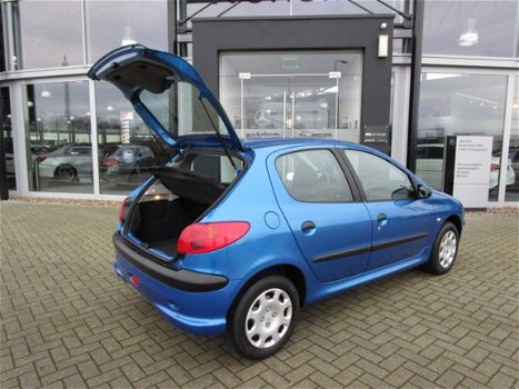 Peugeot 206 - 1.4 One-line 5Drs Airco - 1