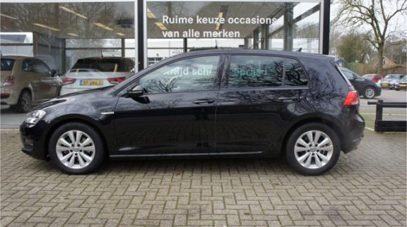 Volkswagen Golf - 1.6 TDI Highline BlueMotion | Navigatie | Trekhaak | Lage km.stand | Eerste eigena - 1