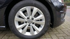 Volkswagen Golf - 1.6 TDI Highline BlueMotion | Navigatie | Trekhaak | Lage km.stand | Eerste eigena