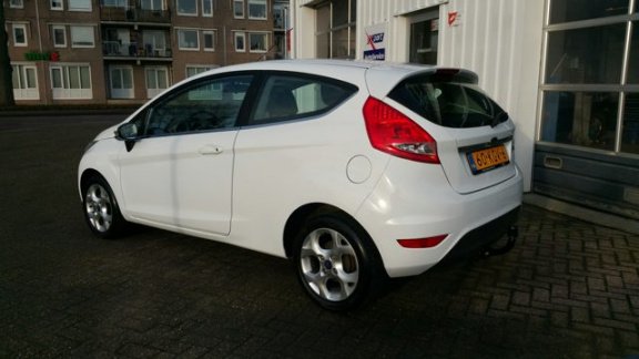 Ford Fiesta - 1.25 Titanium AIRCO/Trekhaak/1steEigenaar - 1