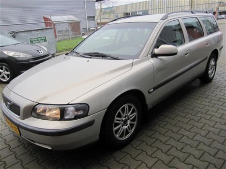 Volvo V70 - 2.4 170 PK AUT nieuwe apk - 1