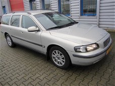 Volvo V70 - 2.4 170 PK AUT nieuwe apk