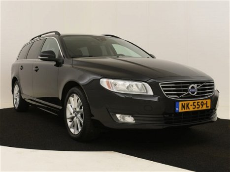 Volvo V70 - 2.0 D2 Classic Edition | Navigatie | Stoelverwarming | El. Best. Stoel + Geheugen - 1