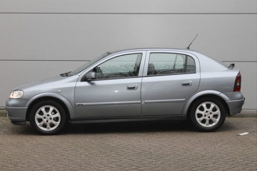 Opel Astra - 1.6 8V 5D hb nieuwstaat - 1