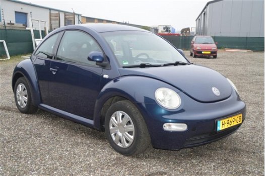 Volkswagen New Beetle - 2.0 Highline - 1