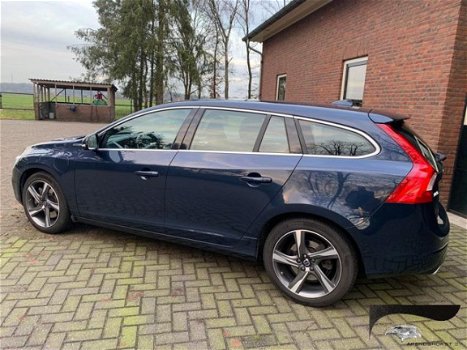 Volvo V60 - D6 AWD Plugin-Hybrid Summum *Export prijs - 1