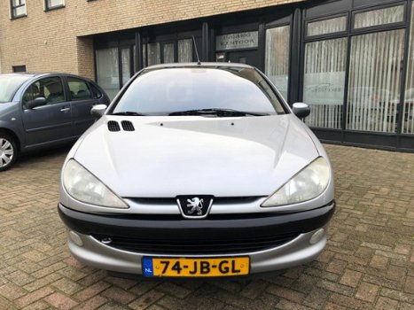 Peugeot 206 - 1.4 Gentry - 1