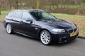 BMW 5-serie Touring - 520d Exec. M-pakket | Org. NL | - 1 - Thumbnail