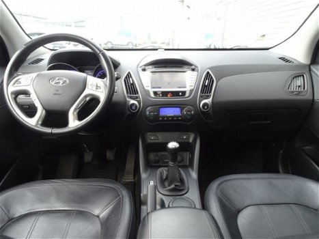 Hyundai ix35 - 2.0i i-Catcher 164pk / Pano / Navi / Climate / Leder / Keyless - 1