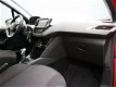 Peugeot 208 - 1.2 82 pk Allure Navigatie | Parkeersensoren - 1 - Thumbnail