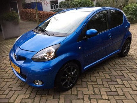 Toyota Aygo - 1.0-12V Dynamic Blue 5-DEURS AIRCO - 1