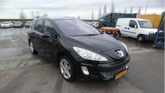 Peugeot 308 - 1.6 THP XT / pano dak / 150PK / cruise control / climate control / trekhaak - 1