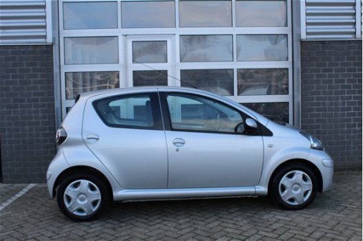 Toyota Aygo - 1.0-12V Comfort Navigatie Airco N.A.P. 5 Deurs - 1