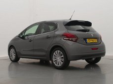 Peugeot 208 - 1.2 82pk Allure | Camera | Navigatie | Lm velgen | Climate control | Extra getint glas