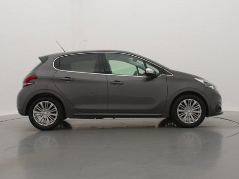 Peugeot 208 - 1.2 82pk Allure | Camera | Navigatie | Lm velgen | Climate control | Extra getint glas - 1