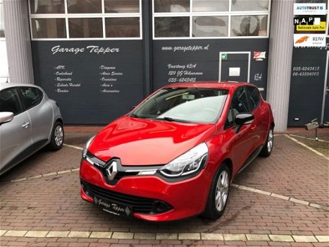 Renault Clio - 1.2 Collection NW MODEL / NAVI / LAGE KM. / NW APK / AC - 1