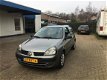 Renault Clio - 1.2 16V 3 DEURS DE LUXE + AIRCO + NIEUWE APK - 1 - Thumbnail