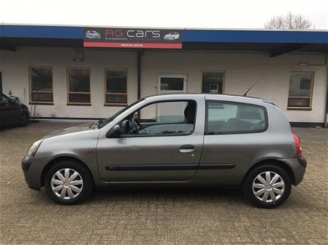 Renault Clio - 1.2 16V 3 DEURS DE LUXE + AIRCO + NIEUWE APK - 1