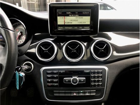 Mercedes-Benz CLA-Klasse - 180 AMG LINE PANODAK LEDER NAVI LED/XENON 6VERSN LMV PDC - 1