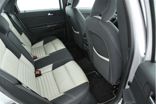 Volvo S40 - 1.6 D2 S/S R-Design LEDER | CRUISE | Trekhaak -A.S. ZONDAG OPEN - 1