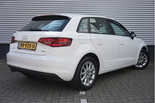 Audi A3 Sportback - 1.2/111PK TFSI Attraction · Cruise control · Airco · Afneembare trekhaak - 1