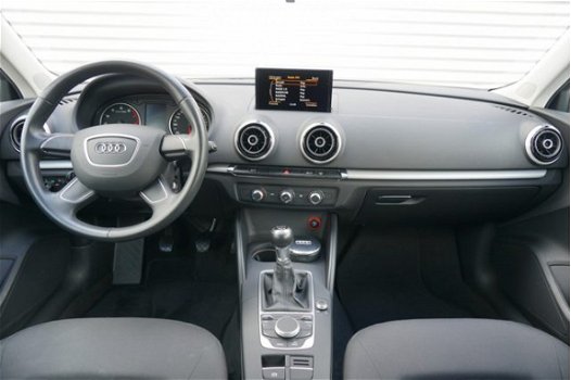 Audi A3 Sportback - 1.2/111PK TFSI Attraction · Cruise control · Airco · Afneembare trekhaak - 1