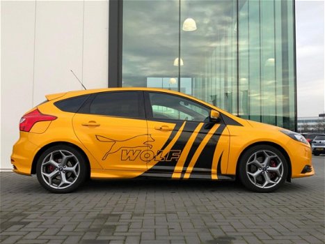 Ford Focus - 2.0 EcoBoost ST-2 Geel 2013 Wolf Racing - 1