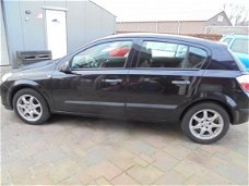 Opel Astra - 1.7 CDTi Essentia