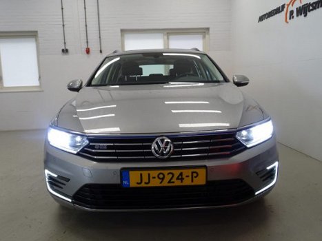 Volkswagen Passat Variant - 1.4 TSI GTE Highline GLAZEN DAK I NAVI + CAMERA - 1