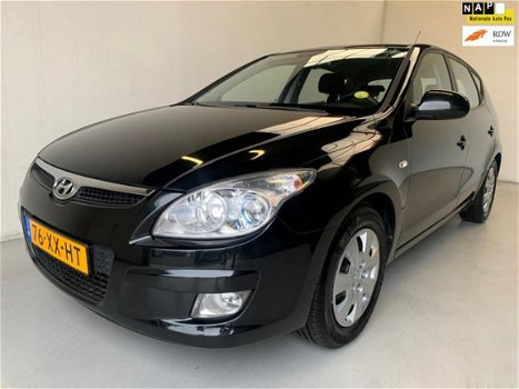 Hyundai i30 - 1.6i Dynamic Automaat Airco 99.368km NAP - 1