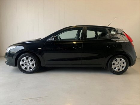 Hyundai i30 - 1.6i Dynamic Automaat Airco 99.368km NAP - 1