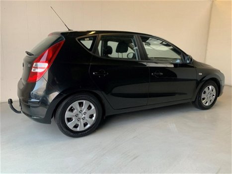 Hyundai i30 - 1.6i Dynamic Automaat Airco 99.368km NAP - 1